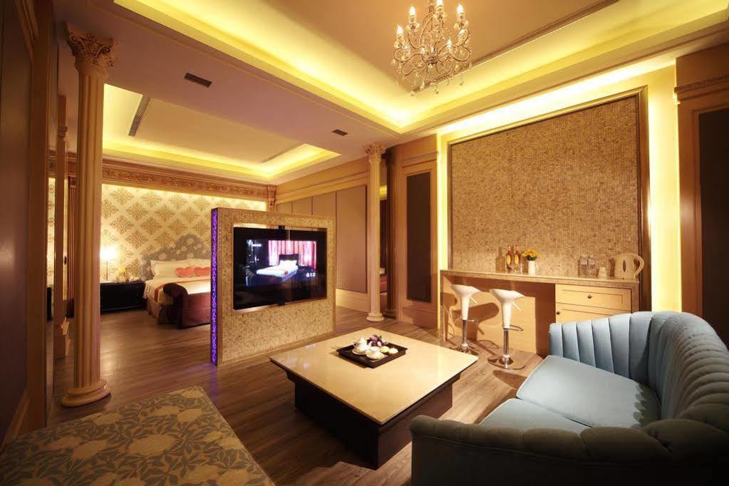 Wehome Motel Đài Nam Ngoại thất bức ảnh