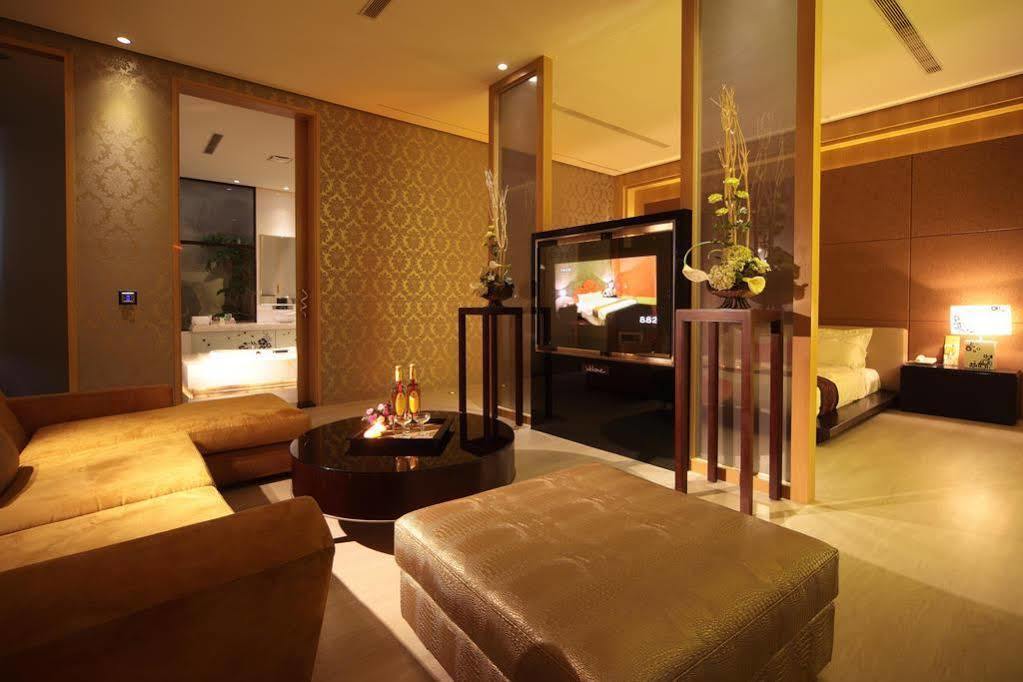 Wehome Motel Đài Nam Ngoại thất bức ảnh